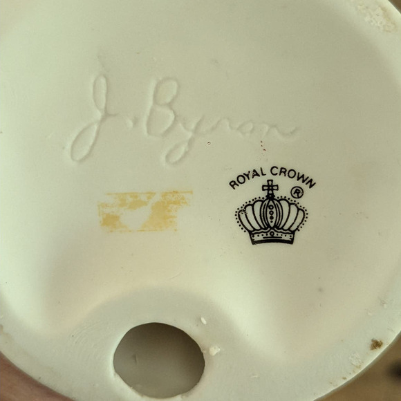 Vintage Porcelain Royal Crown Meadowlark Bird Figurine J Byron - Picture 8 of 10